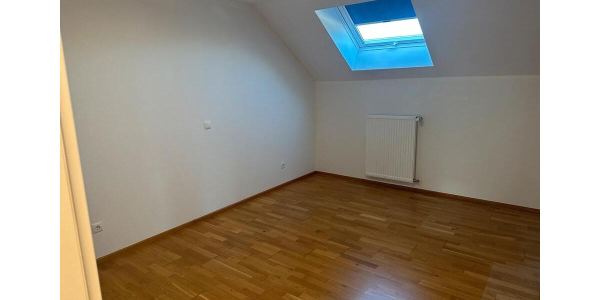 Dachgeschoßwohnung Koblenz Bubenheim - 3 Zimmer, 160 m&sup2;, 1.200&euro; | Angebot:24749747