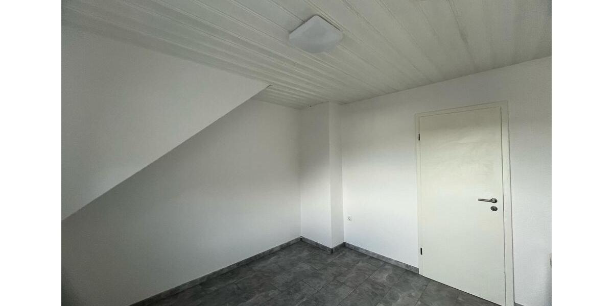 Dachgeschoßwohnung Bad Neuenahr-Ahrweiler Ahrweiler - 2 Zimmer, 52 m&sup2;, 490&euro; | Angebot:26029673