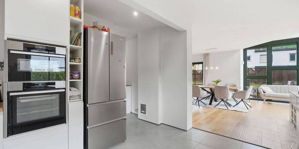 Einfamilienhaus Gönnersdorf - 7 Zimmer, 220 m&sup2;, 525.000&euro; | Angebot:26043633