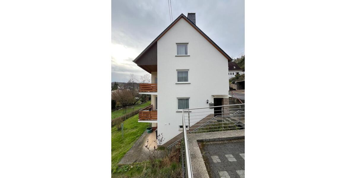 Einfamilienhaus Brey - 8 Zimmer, 222 m&sup2;, 480.000&euro; | Angebot:25854800