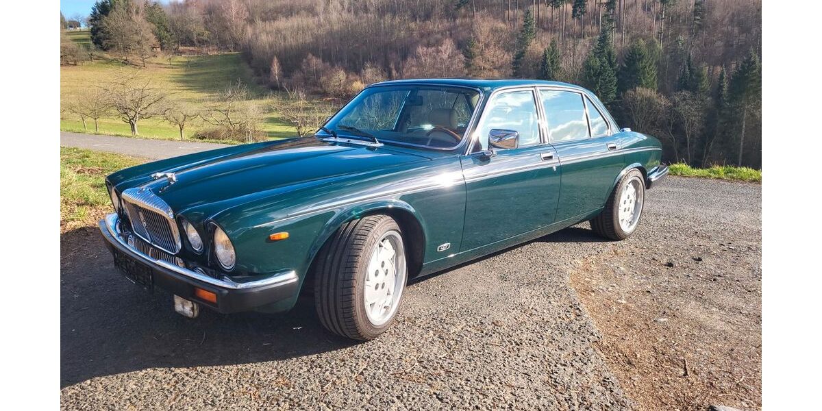 Jaguar Daimler 137.500 km 22.499 &euro; Kadenbach 56337