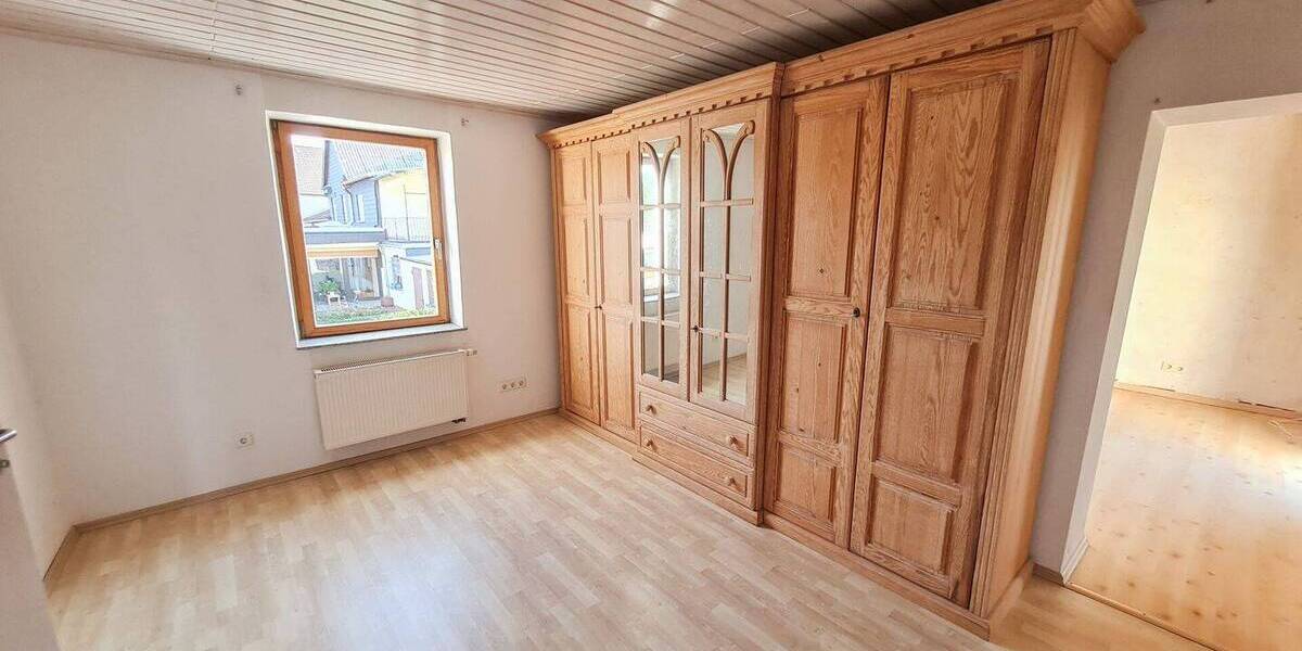 Einfamilienhaus Rüscheid - 8 Zimmer, 200 m&sup2;, 295.000&euro; | Angebot:25691878