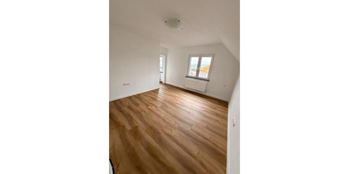 Dachgeschoßwohnung Steimel - 1 Zimmer, 53 m&sup2;, 450&euro; | Angebot:25765565