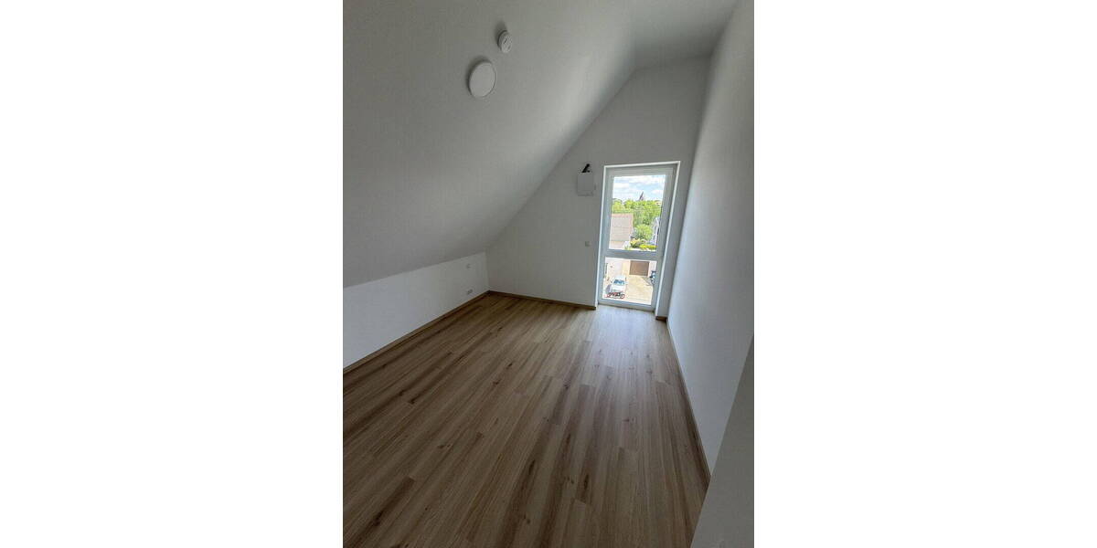 Etagenwohnung Dierdorf - 3 Zimmer, 77 m&sup2;, 1.200&euro; | Angebot:26056626