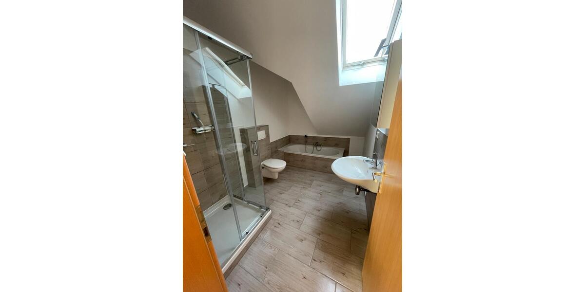 Dachgeschoßwohnung Breitscheid - 3 Zimmer, 72 m&sup2;, 620&euro; | Angebot:25860012