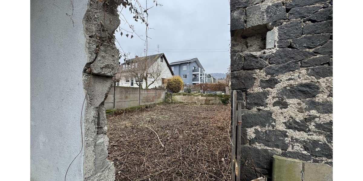 Vier-Seiten-Hof im Herzen Kottenheims - Einfamilienhaus Kottenheim | Angebot:24713300