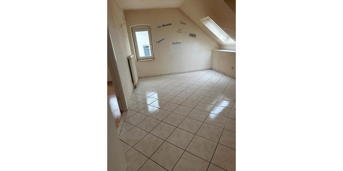 Dachgeschoßwohnung Neuwied Block - 5 Zimmer, 112 m&sup2;, 450&euro; | Angebot:26619913