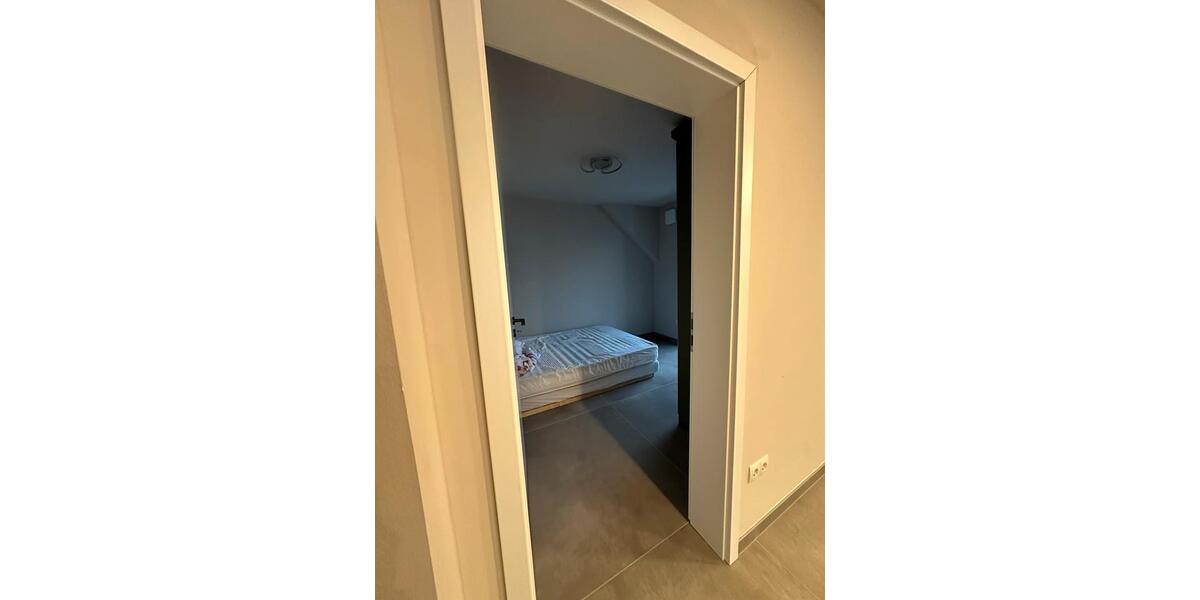 Dachgeschoßwohnung Urmitz - 3 Zimmer, 65 m&sup2;, 250.000&euro; | Angebot:25087116