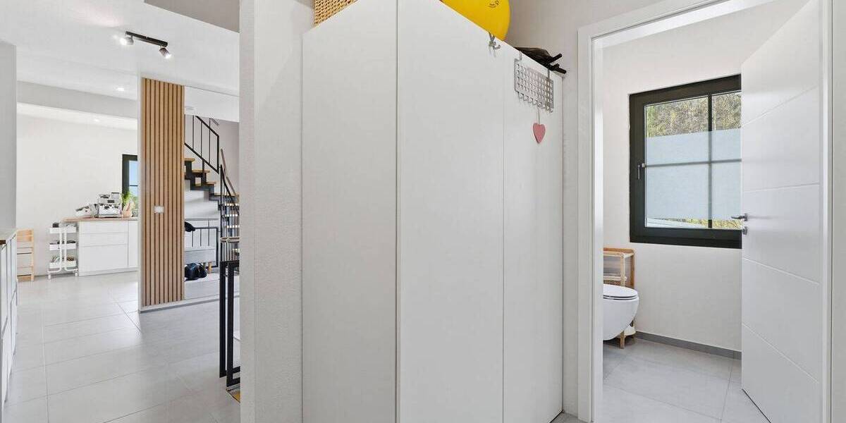 Einfamilienhaus Gönnersdorf - 7 Zimmer, 220 m&sup2;, 525.000&euro; | Angebot:26043633