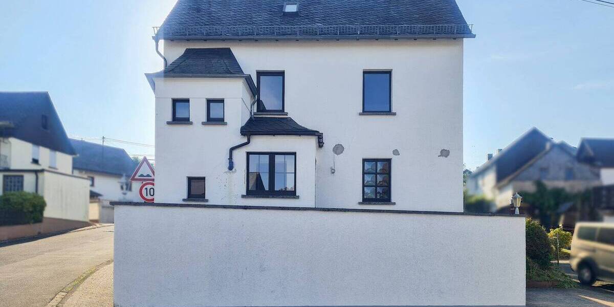 Einfamilienhaus Rüscheid - 8 Zimmer, 200 m&sup2;, 295.000&euro; | Angebot:25691878