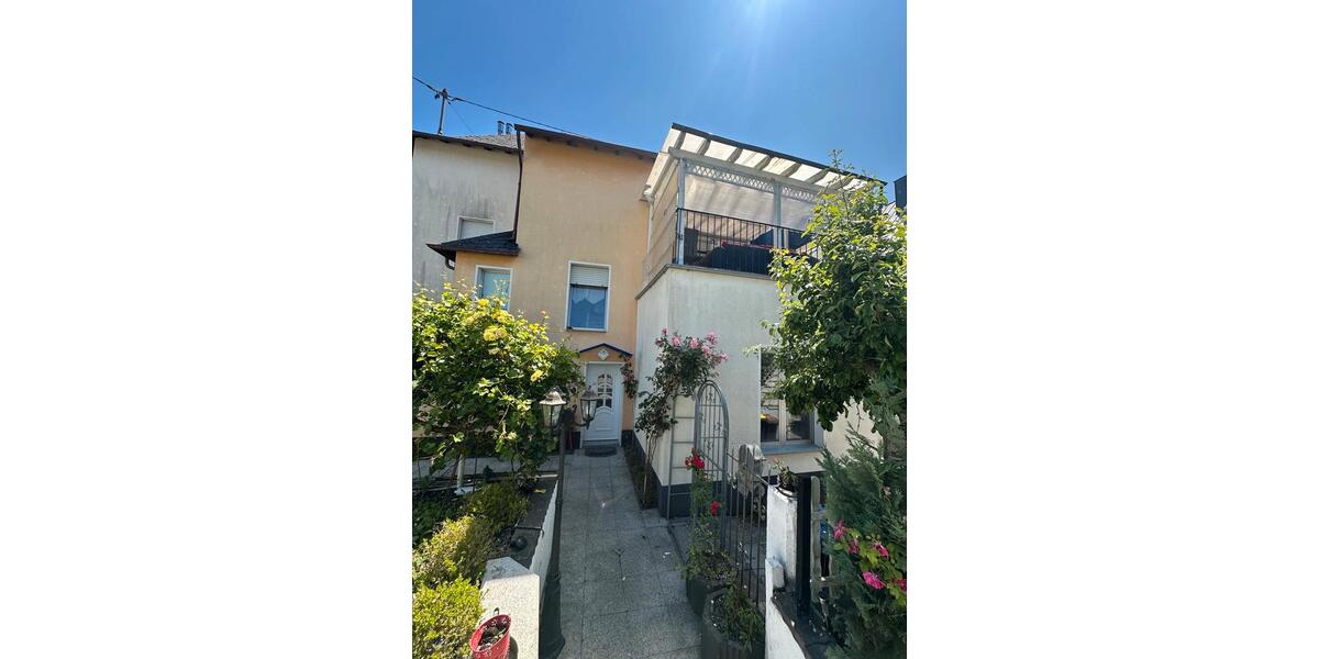 Dachgeschoßwohnung Kruft - 3 Zimmer, 80 m&sup2;, 700&euro; | Angebot:25075013