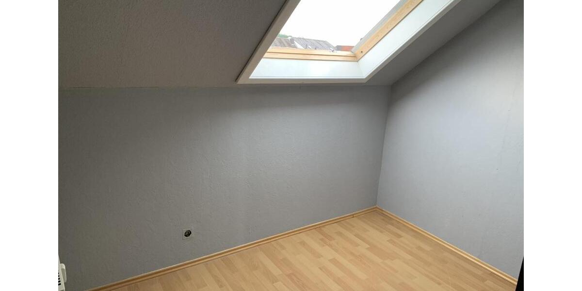 Dachgeschoßwohnung Selters (Westerwald) - 2 Zimmer, 50 m&sup2;, 400&euro; | Angebot:25860014