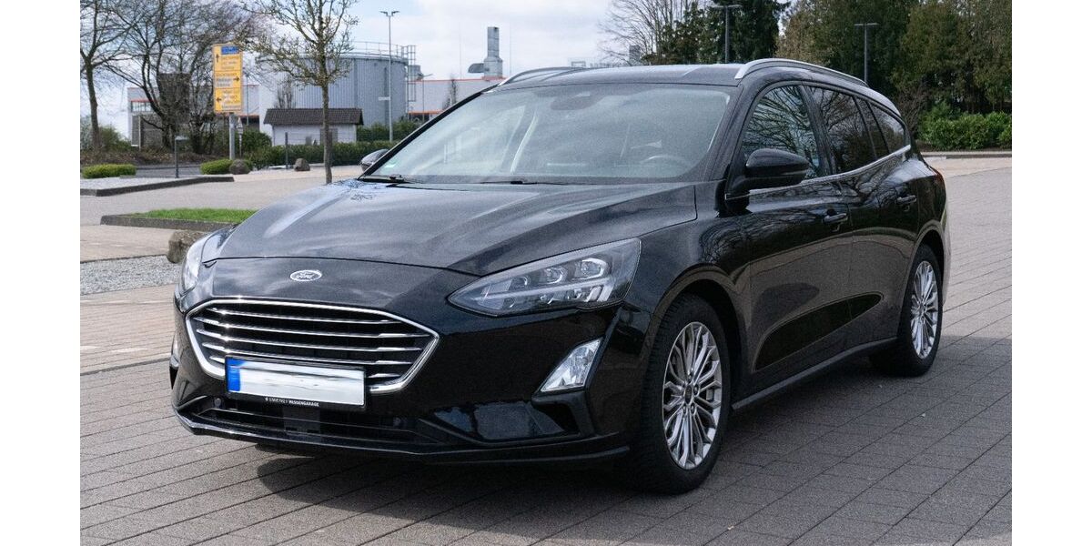 Ford Focus 49.374 km 17.990 &euro; Bad Honnef 53604
