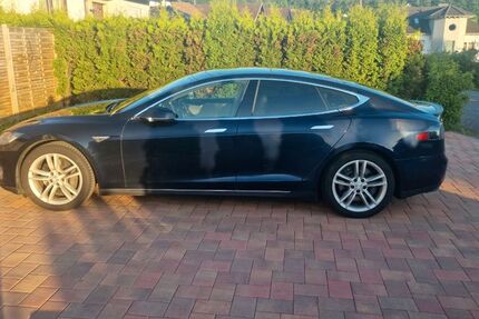 Tesla Model S 239.000 km 21.000 &euro; DÜRRHOLZ 56307