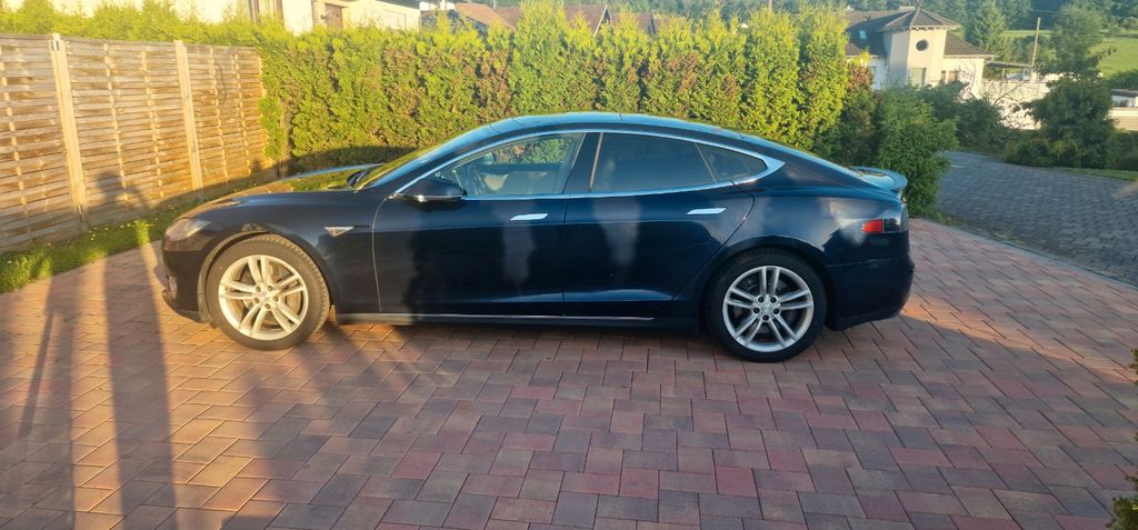 Tesla Model S 239.000 km 21.000 &euro; DÜRRHOLZ 56307