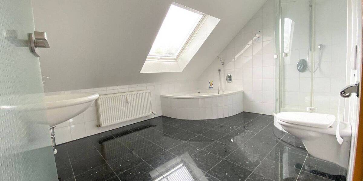 Mehrfamilienhaus, Wohnhaus Mayen Kürrenberg - 6 Zimmer, 135 m&sup2;, 1.200&euro; | Angebot:25747874