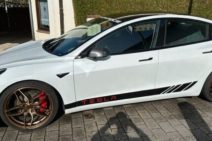 Tesla Model 3 53.750 km 31.200 &euro; Bad Honnef 53604