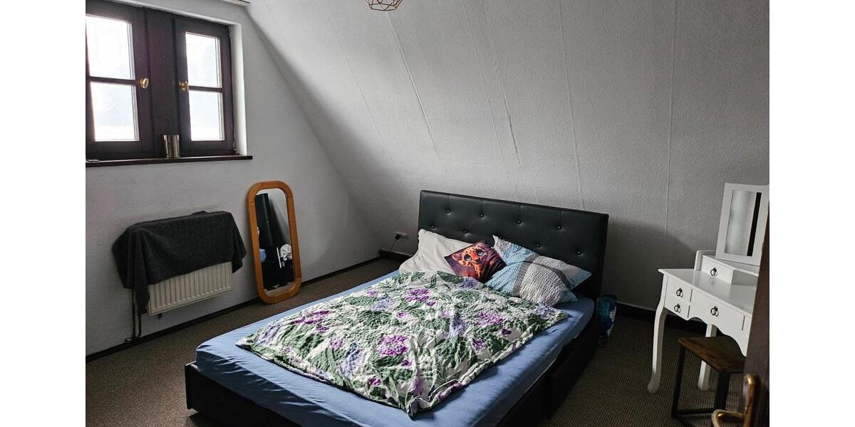 Dachgeschoßwohnung Steimel - 2.5 Zimmer, 50 m&sup2;, 390&euro; | Angebot:26021881