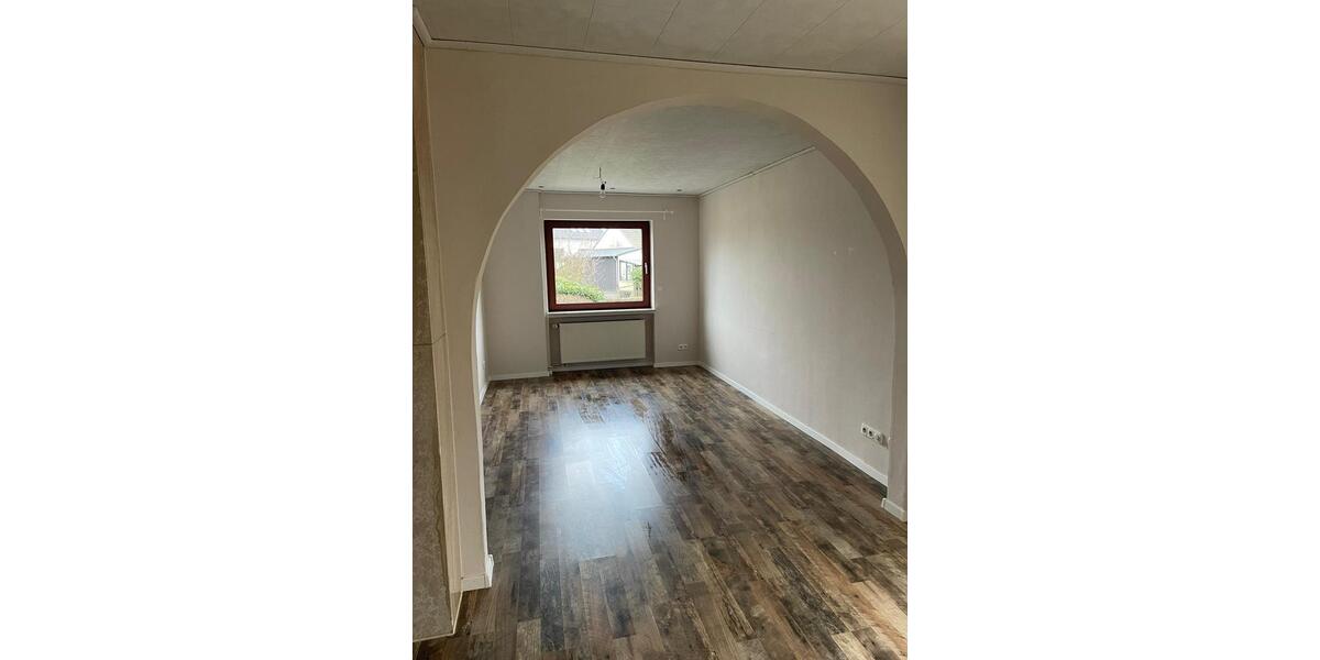 Doppelhaushälfte Montabaur - 6.5 Zimmer, 146 m&sup2;, 1.300&euro; | Angebot:25843109