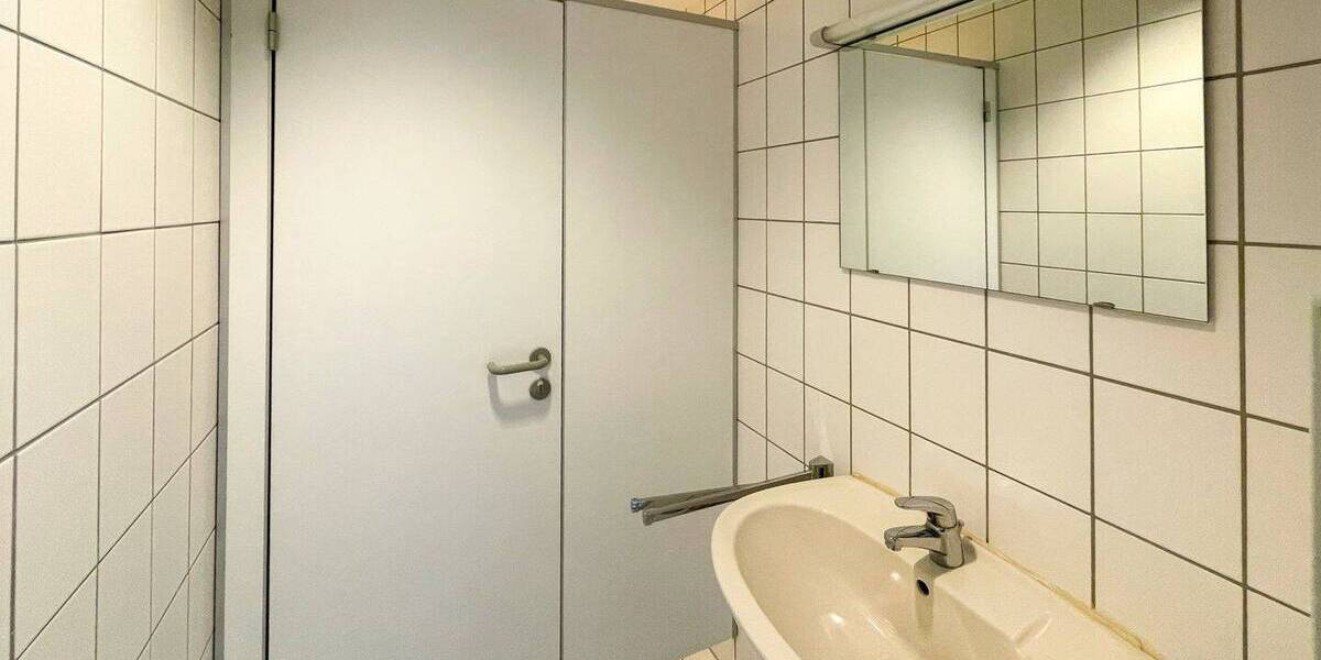Gewerbeobjekt Rengsdorf - 6 Zimmer, 143 m&sup2;, 1.250&euro; | Angebot:25819916