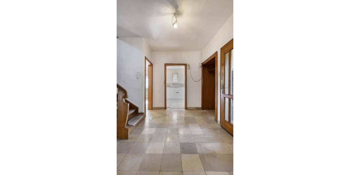 Solides Haus mit großem Garten in Aussichtslage ! - Einfamilienhaus Staudt | Angebot:25942745