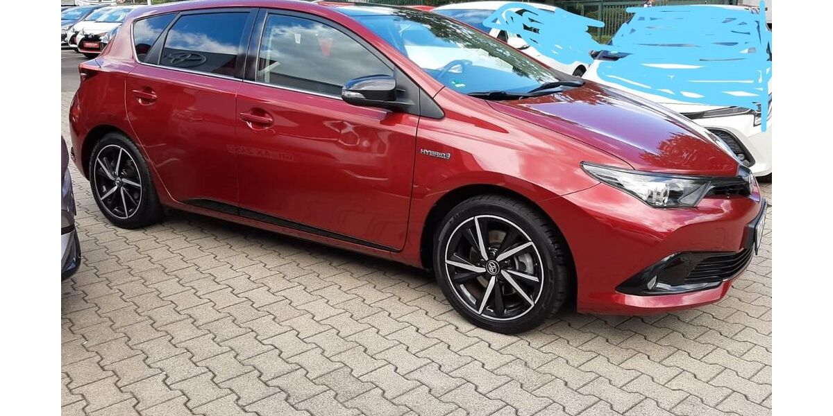Toyota Auris 138.000 km 12.500 &euro; UNKEL 53572