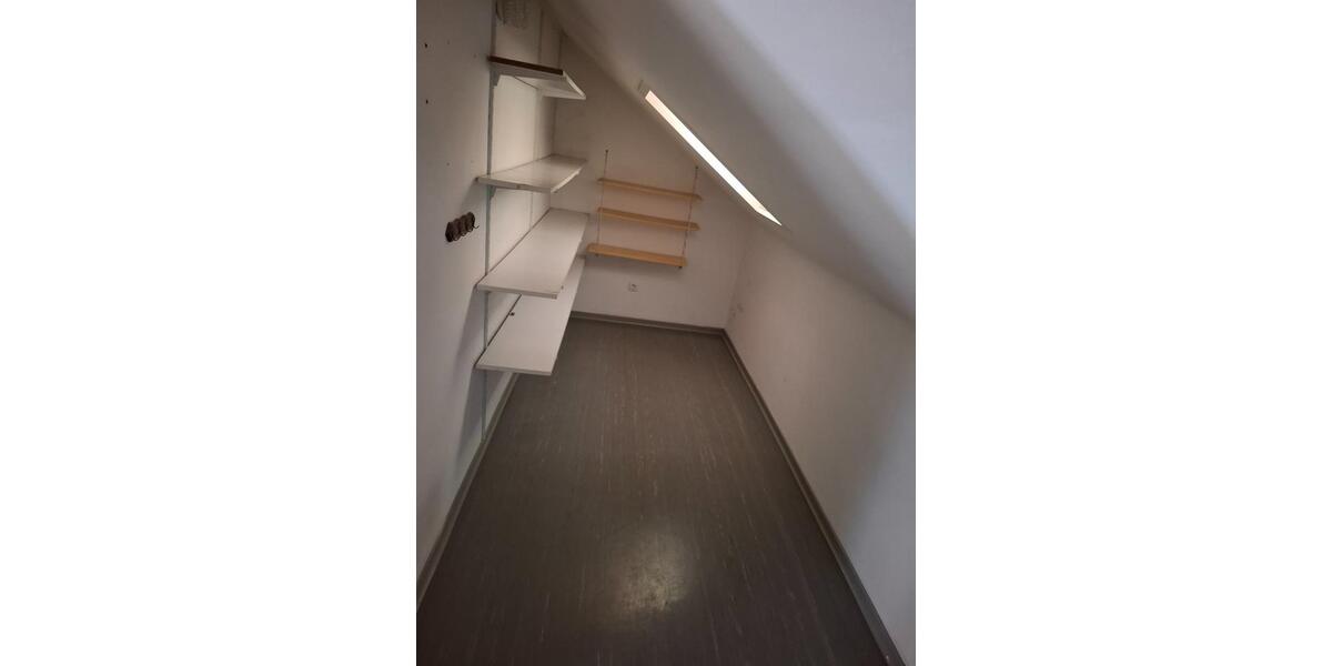 Dachgeschoßwohnung Montabaur - 3.5 Zimmer, 850&euro; | Angebot:21981208