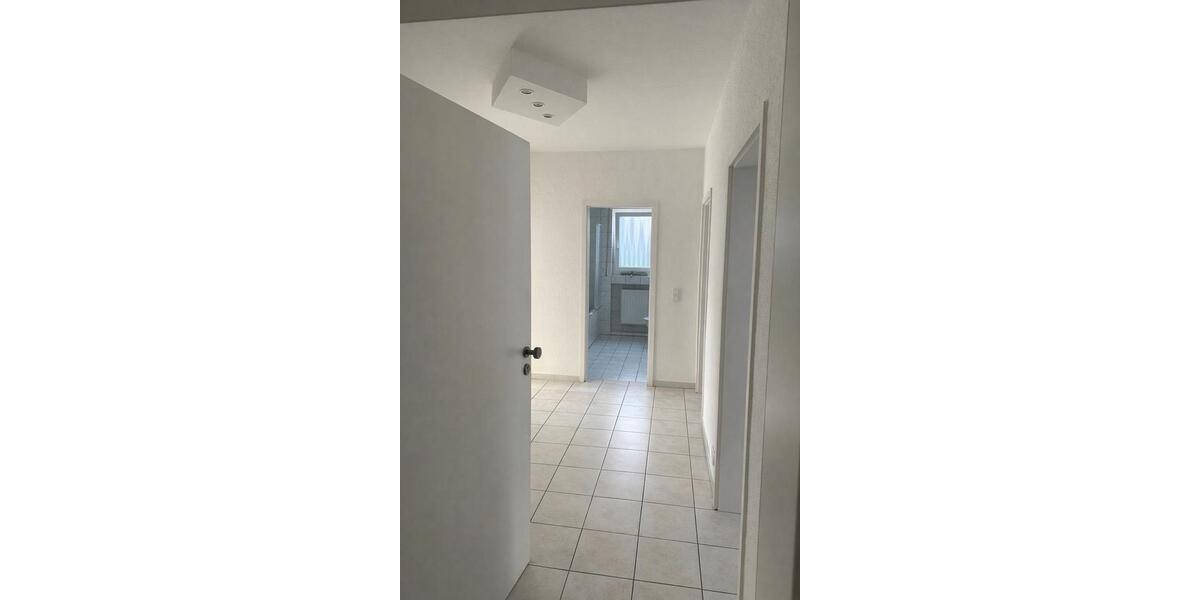 Etagenwohnung Lonnig - 3 Zimmer, 78 m&sup2;, 650&euro; | Angebot:25990629