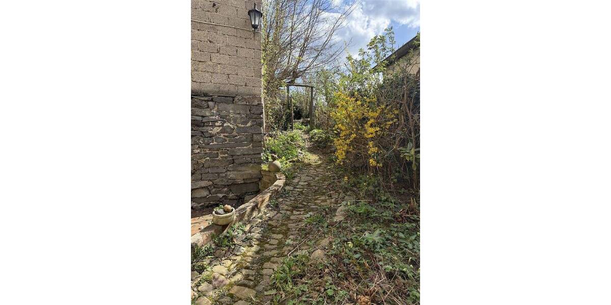 Mehrfamilienhaus, Wohnhaus Hillscheid - 6 Zimmer, 144 m&sup2;, 219.000&euro; | Angebot:25708347