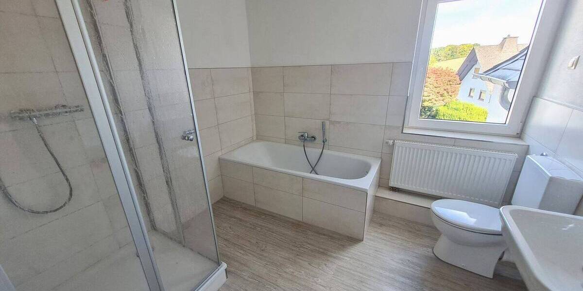 Einfamilienhaus Rüscheid - 8 Zimmer, 200 m&sup2;, 295.000&euro; | Angebot:25691878