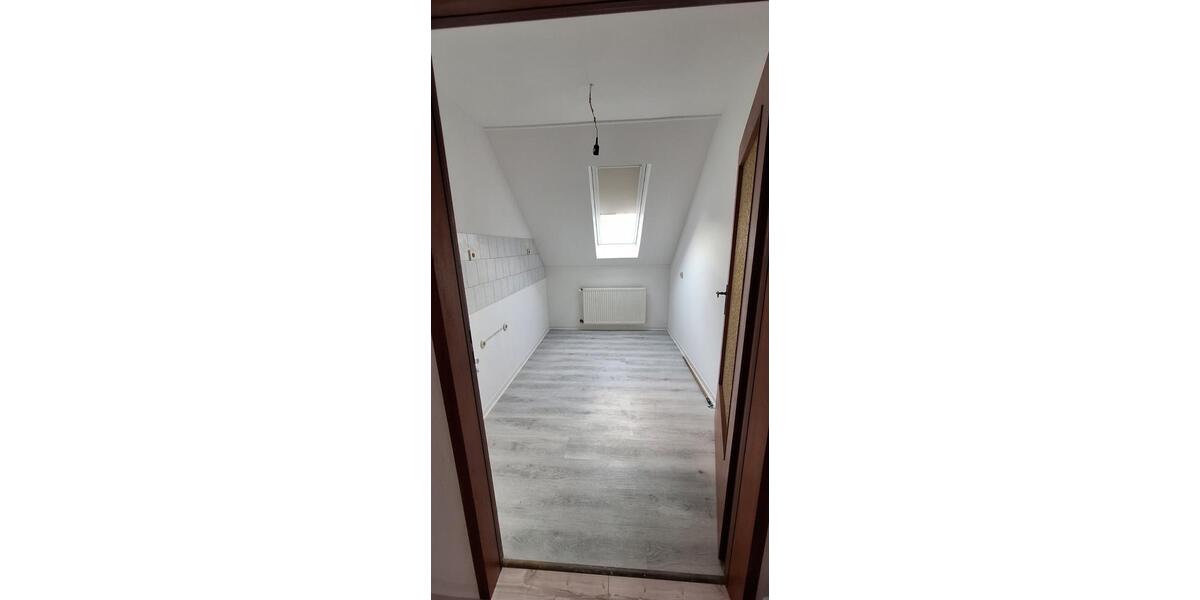 Dachgeschoßwohnung Steimel - 4 Zimmer, 85 m&sup2;, 750&euro; | Angebot:25852452