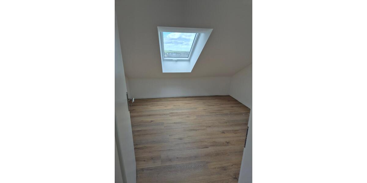 Dachgeschoßwohnung Polch - 5 Zimmer, 122 m&sup2;, 1.100&euro; | Angebot:25941920