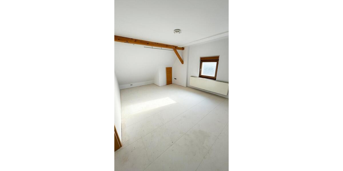 Mehrfamilienhaus, Wohnhaus Steimel - 13 Zimmer, 265 m&sup2;, 1.350&euro; | Angebot:26656497