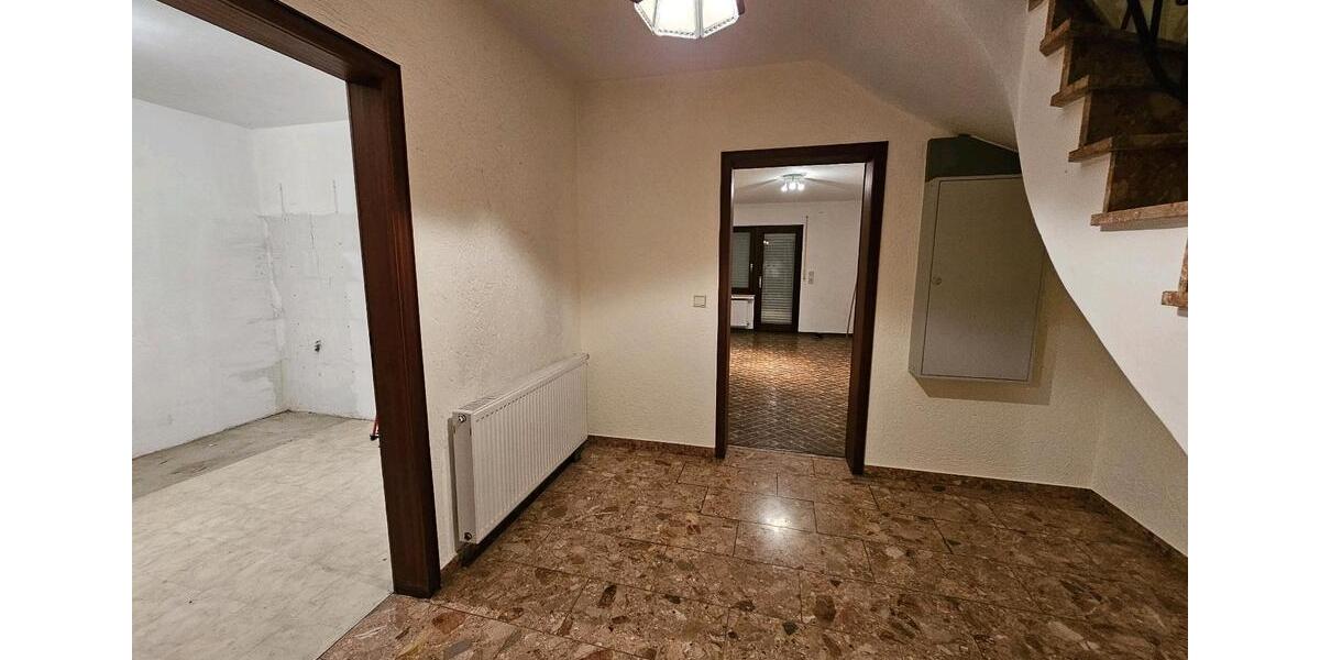 Erdgeschoßwohnung Dieblich - 6 Zimmer, 182 m&sup2;, 1.350&euro; | Angebot:25647040