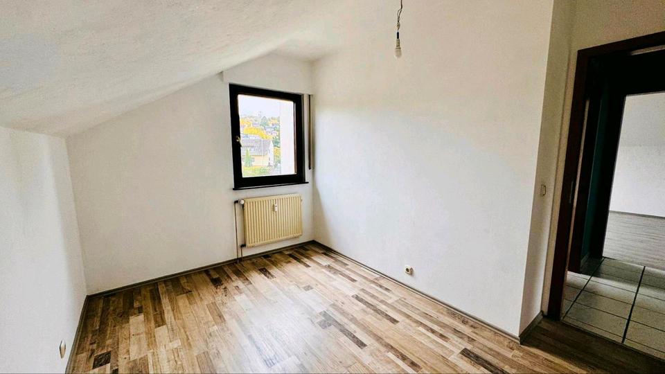Dachgeschoßwohnung Bendorf - 3 Zimmer, 75 m&sup2;, 850&euro; | Angebot:25926261
