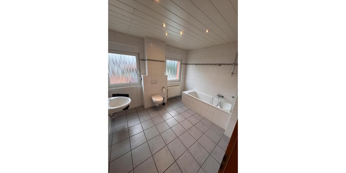 Etagenwohnung Weißenthurm - 5 Zimmer, 117 m&sup2;, 900&euro; | Angebot:25137368