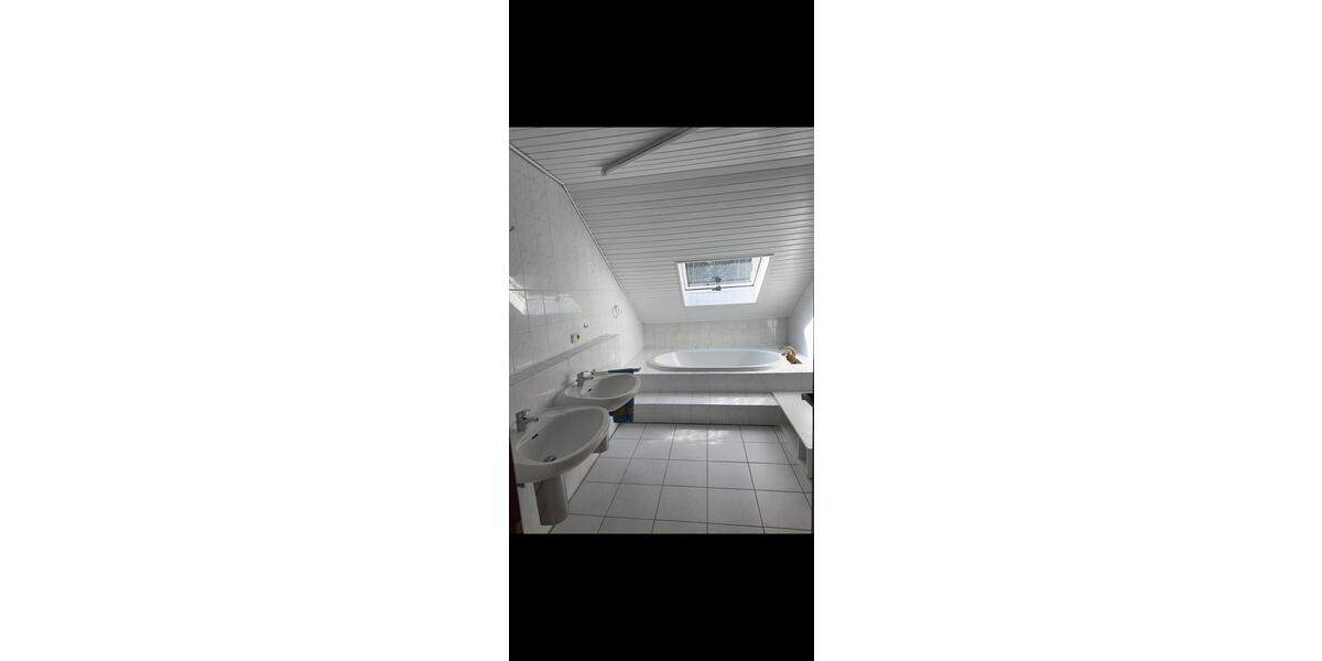 Dachgeschoßwohnung Bad Ems - 3 Zimmer, 86 m&sup2;, 770&euro; | Angebot:25310306