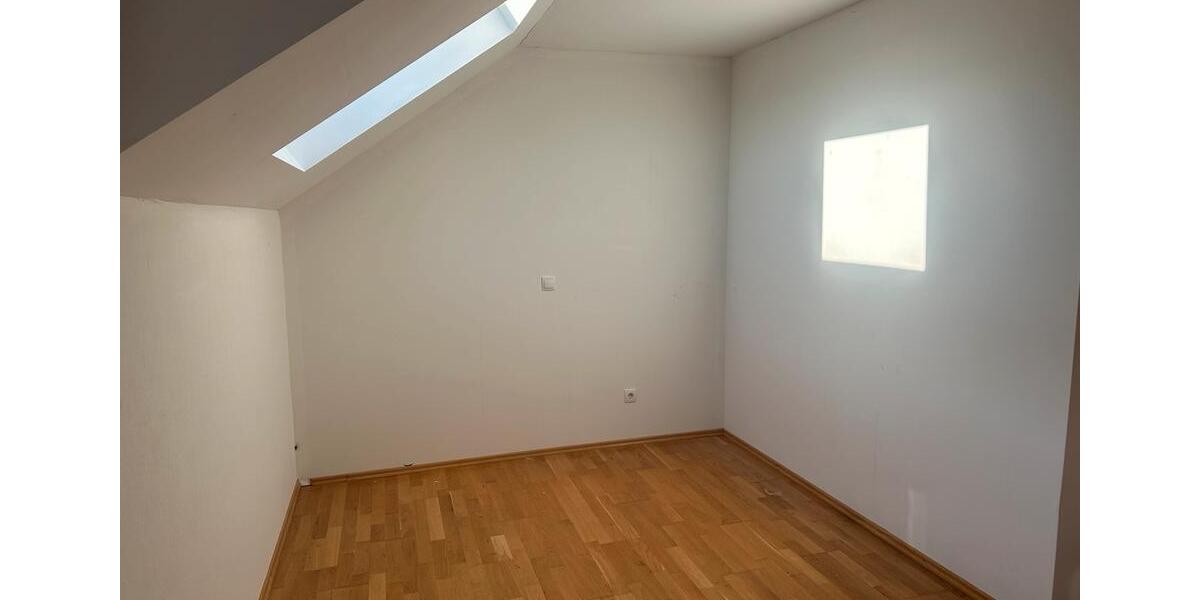 Dachgeschoßwohnung Koblenz Karthause - 3 Zimmer, 140 m&sup2;, 850&euro; | Angebot:24674540
