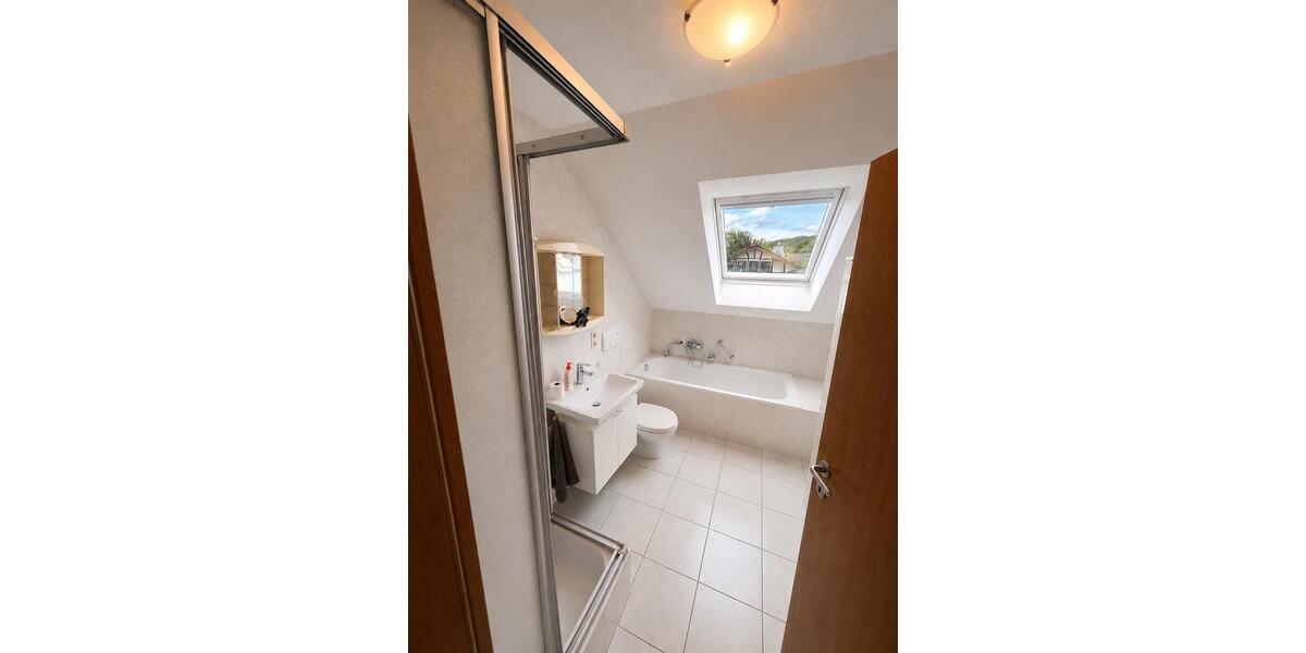 Dachgeschoßwohnung Rheinbreitbach - 2 Zimmer, 73 m&sup2;, 850&euro; | Angebot:26678199