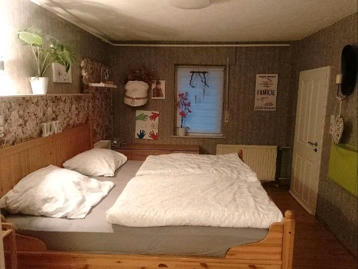 Einfamilienhaus Oberdreis - 7 Zimmer, 200 m&sup2;, 239.000&euro; | Angebot:25614199