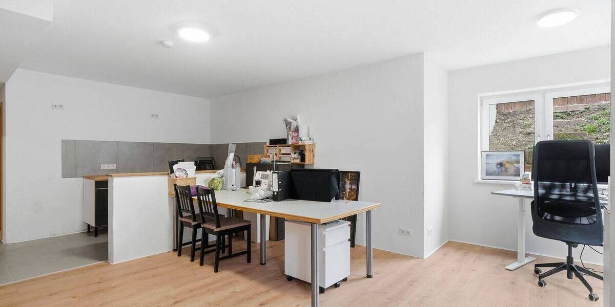 Einfamilienhaus Gönnersdorf - 7 Zimmer, 220 m&sup2;, 525.000&euro; | Angebot:26043633