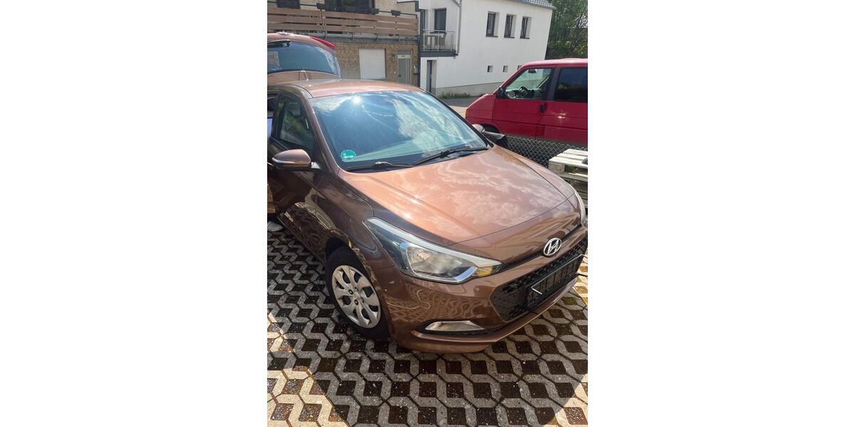 Hyundai i20 99.439 km 6.690 &euro; Lahnstein 56112