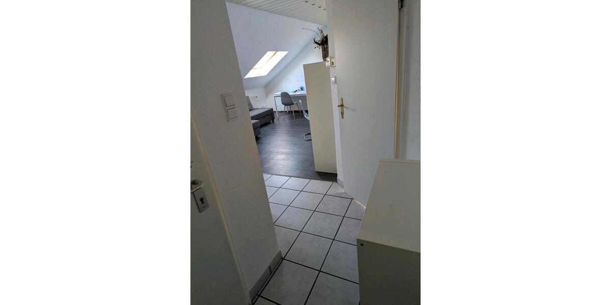 Dachgeschoßwohnung Koblenz Karthause - 1.5 Zimmer, 35 m&sup2;, 620&euro; | Angebot:25840024