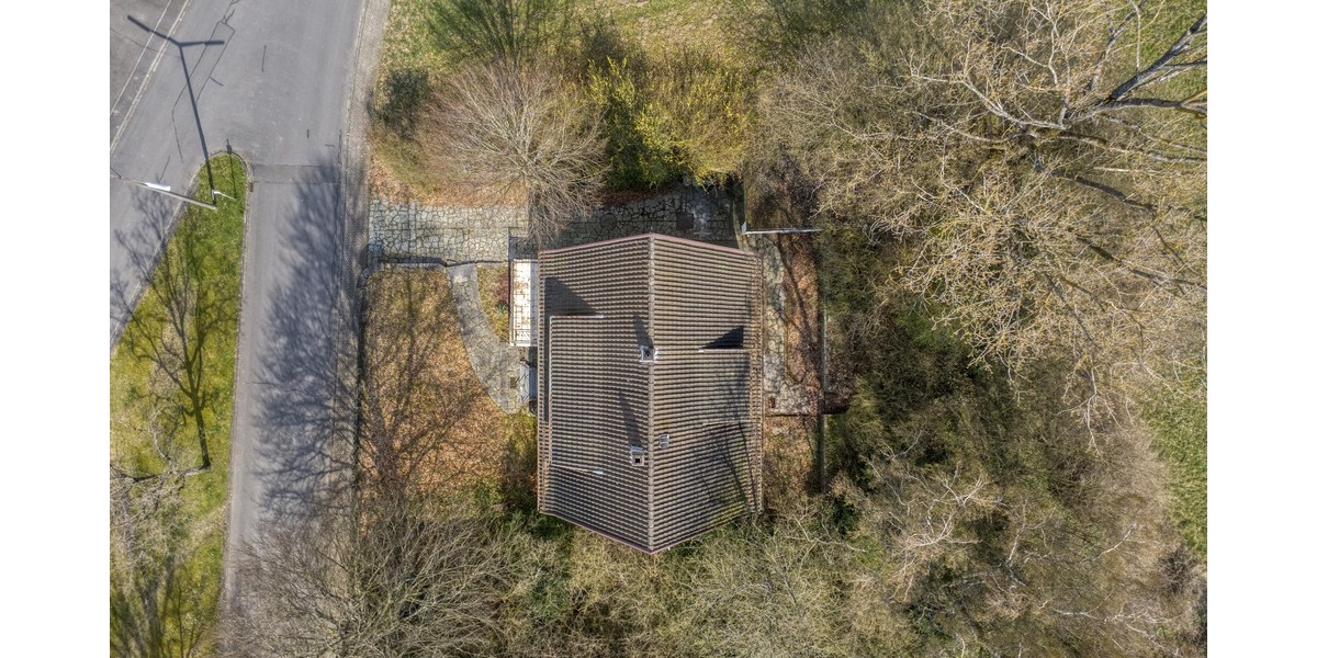 Solides Haus mit großem Garten in Aussichtslage ! - Einfamilienhaus Staudt | Angebot:25942745