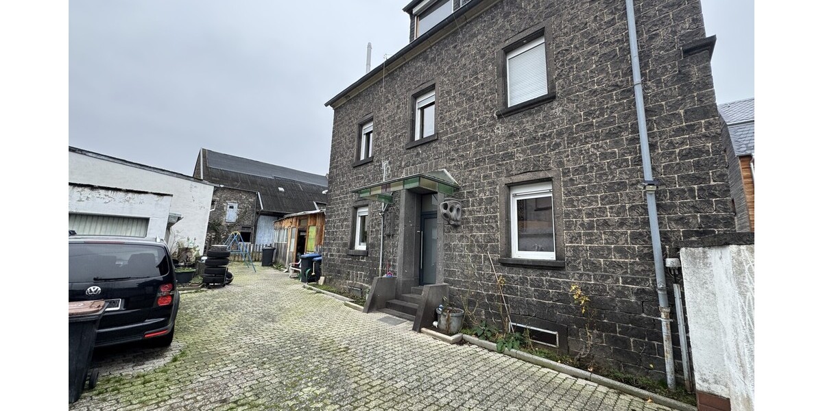 Vier-Seiten-Hof im Herzen Kottenheims - Einfamilienhaus Kottenheim | Angebot:24713300