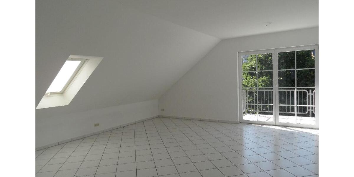 Dachgeschoßwohnung Puderbach - 5 Zimmer, 150 m&sup2;, 980&euro; | Angebot:24763652