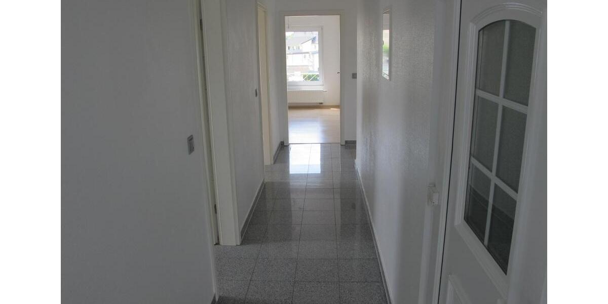 Dachgeschoßwohnung Bendorf - 5 Zimmer, 99 m&sup2;, 900&euro; | Angebot:26604288
