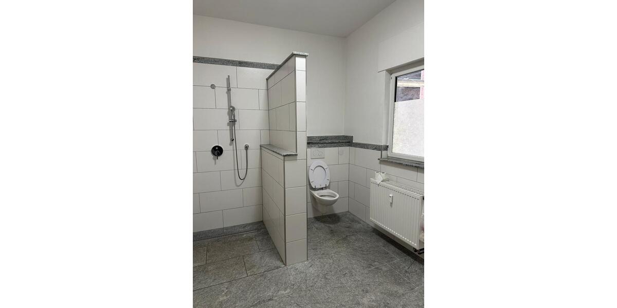 Erdgeschoßwohnung Urmitz - 3 Zimmer, 90 m&sup2;, 700&euro; | Angebot:25271367