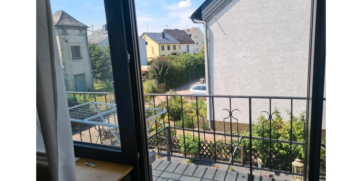 Etagenwohnung Urmitz - 2.5 Zimmer, 73 m&sup2;, 660&euro; | Angebot:26034325