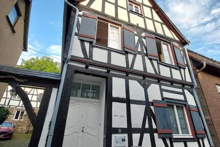 Haus Rheinbreitbach - 8 Zimmer, 403 m&sup2;, 697.000&euro; | Angebot:25852404